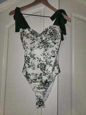 Cider White Bodysuit with Dark Green Floral Print and Tie Straps - Sz XXS - NWOT